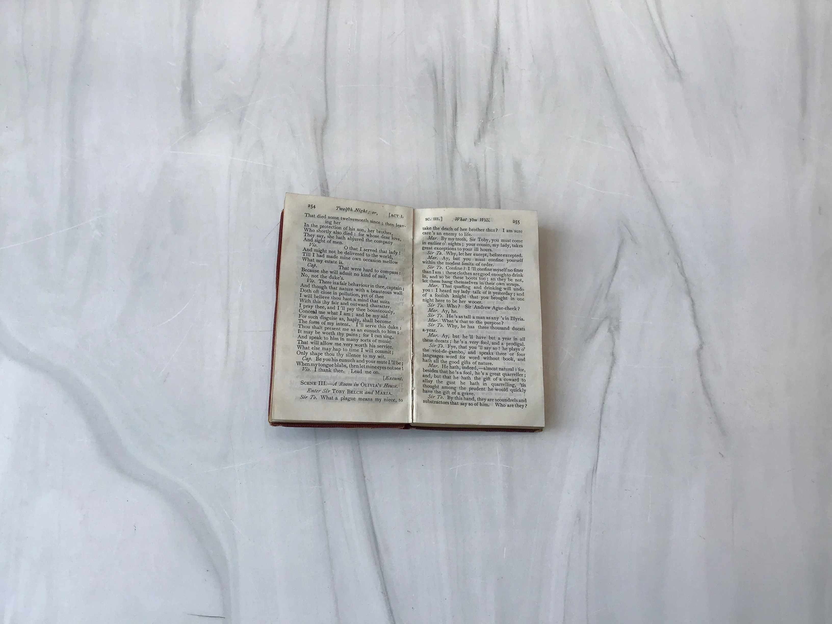 -Shakespeare 7 Vol library*
