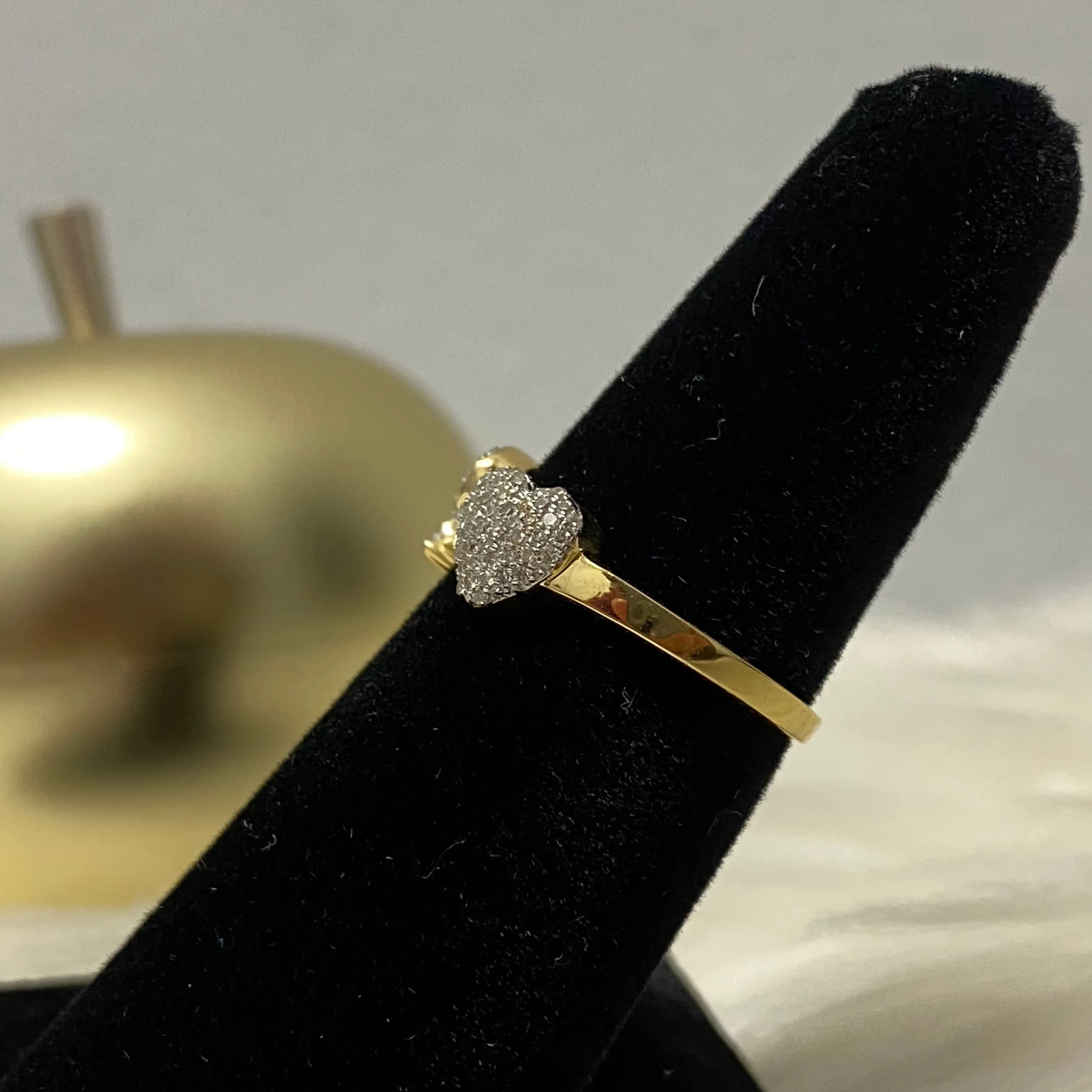 10K Yellow Gold Diamond Heart - Letter E Ring 0.17Ct Dia / 1.6gr / Size 6.5