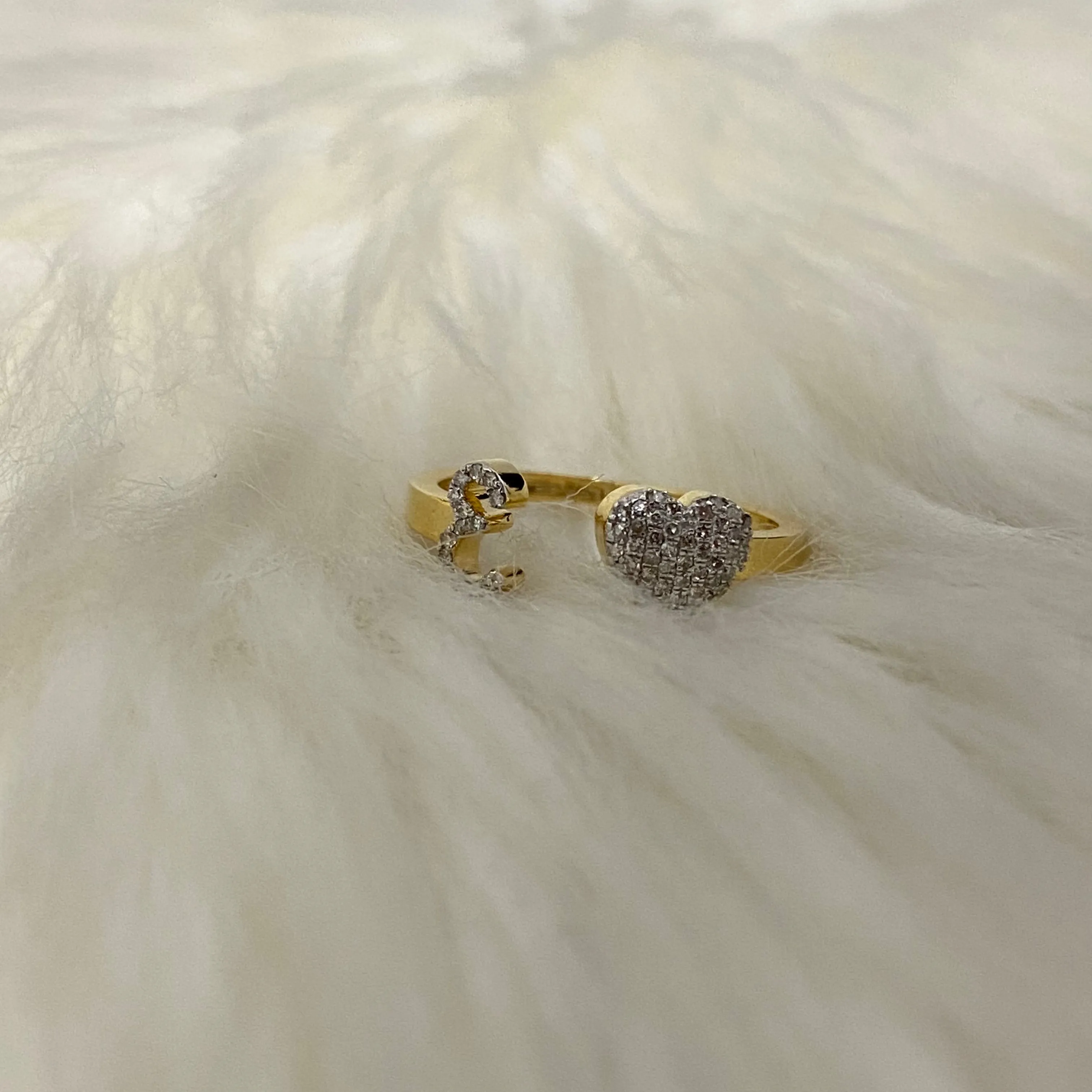 10K Yellow Gold Diamond Heart - Letter E Ring 0.17Ct Dia / 1.6gr / Size 6.5