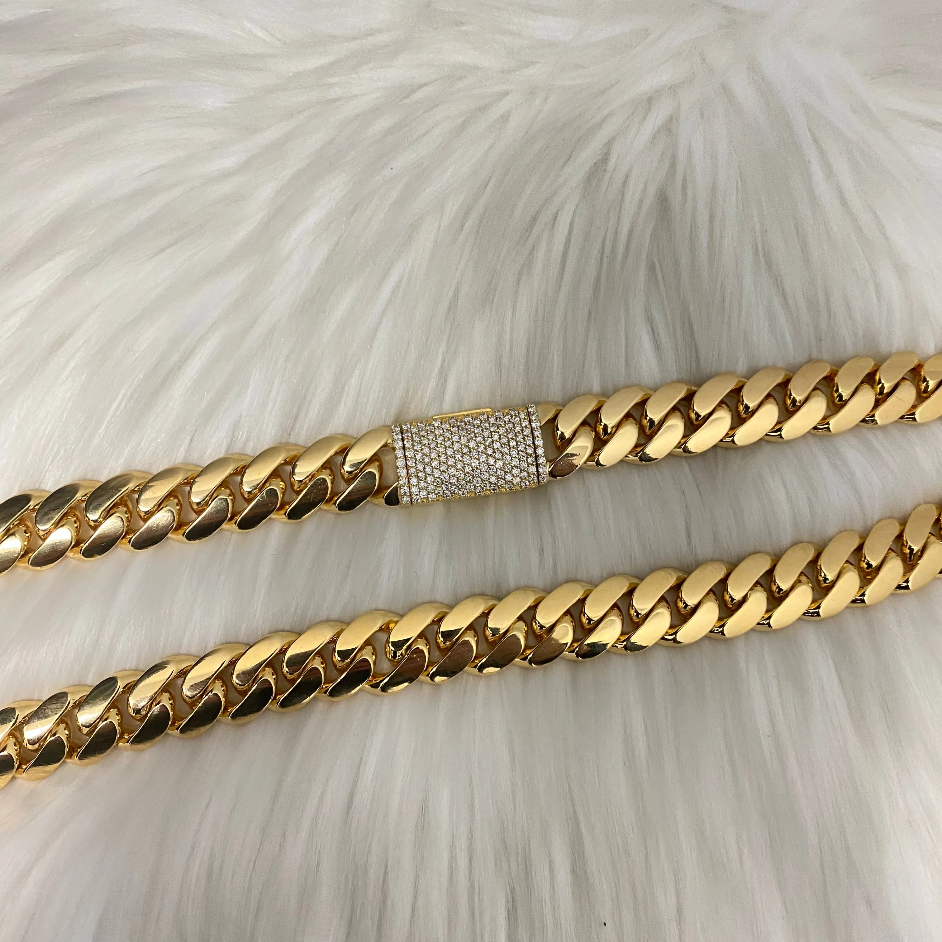 14K Yellow Gold Cuban Links Diamond Sleek Lock / 426.4gr / 15.7mm / 26in