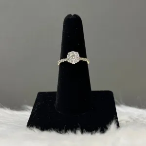 14K Yellow Gold Diamond Flower Ring 0.73Ct Dia / 2.9gr / Size 7