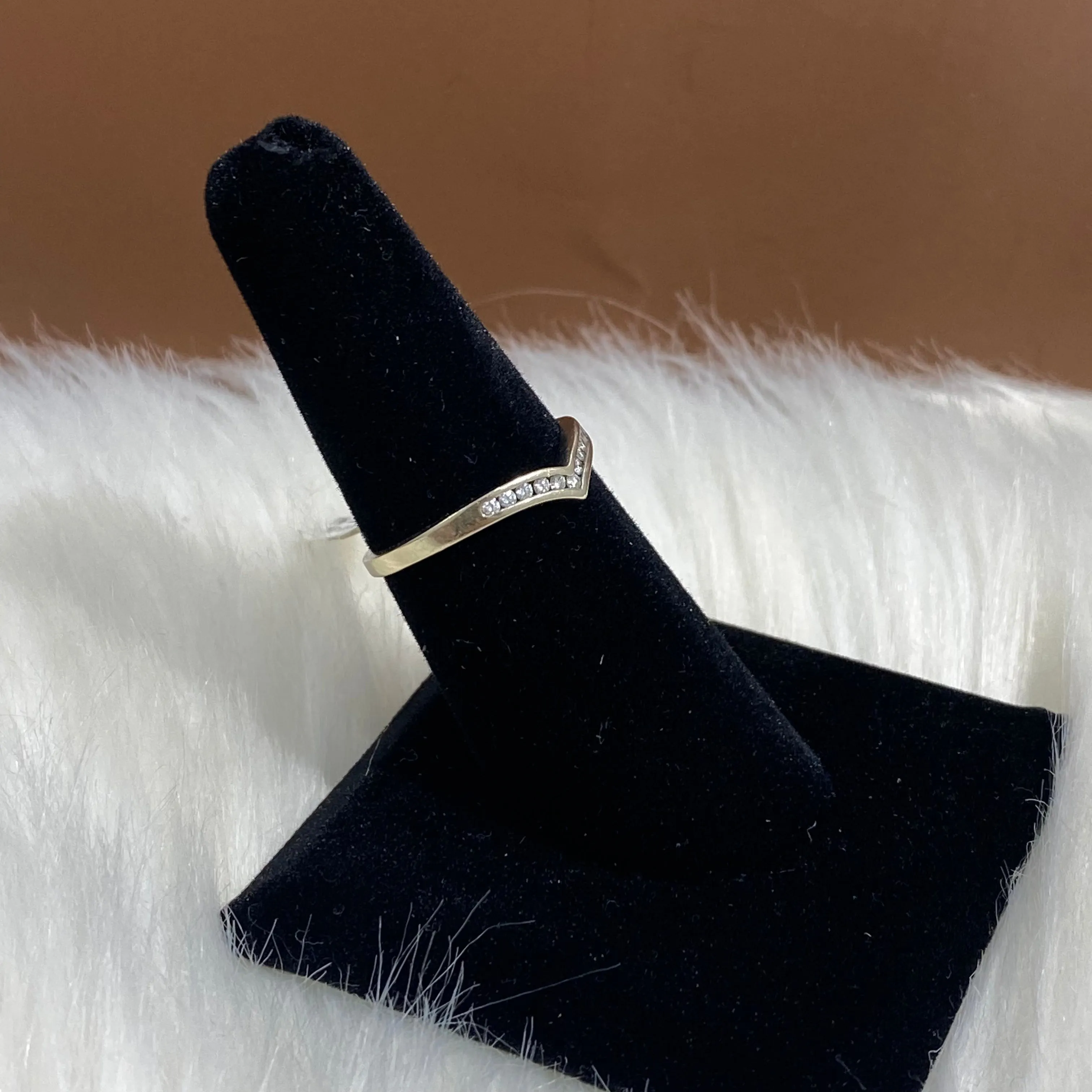 14K Yellow Gold Diamond Luxury Engagement Ring Ct Dia / 2gr / Size 7