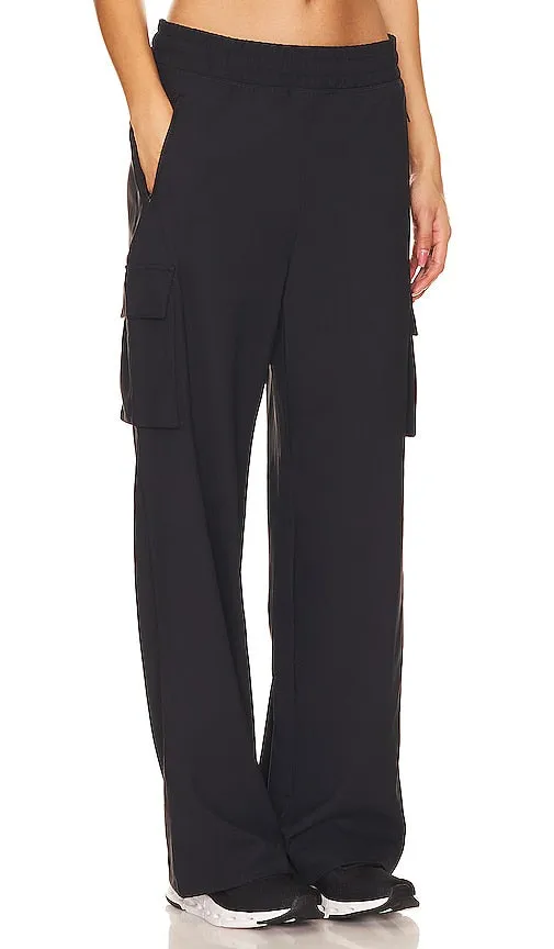 Beyond Yoga City Chic Cargo Pant in Black