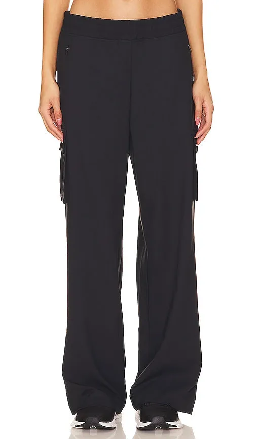 Beyond Yoga City Chic Cargo Pant in Black