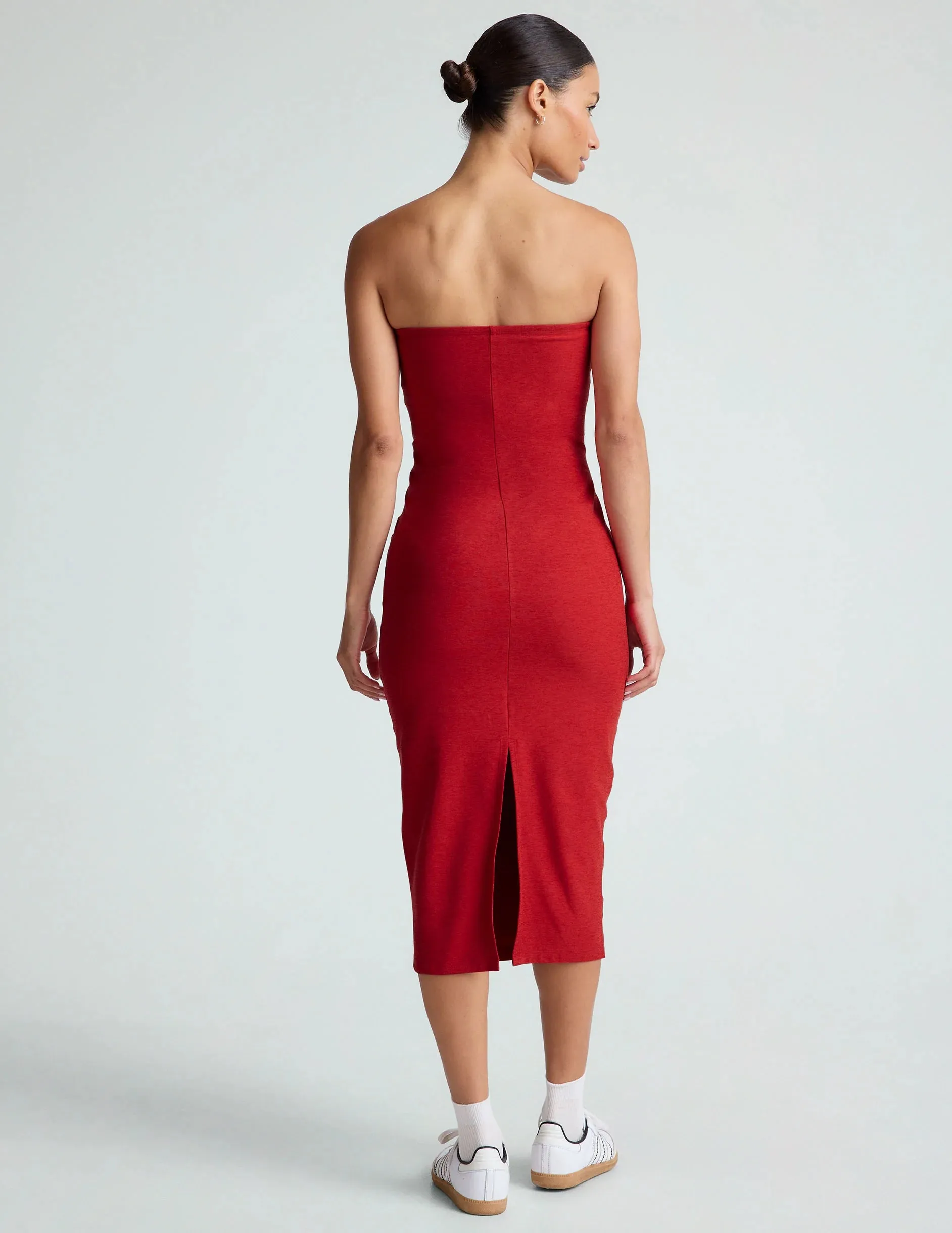 BEYOND YOGA SPACEDYE STRAPLESS DRESS RUBY RED HEATHER