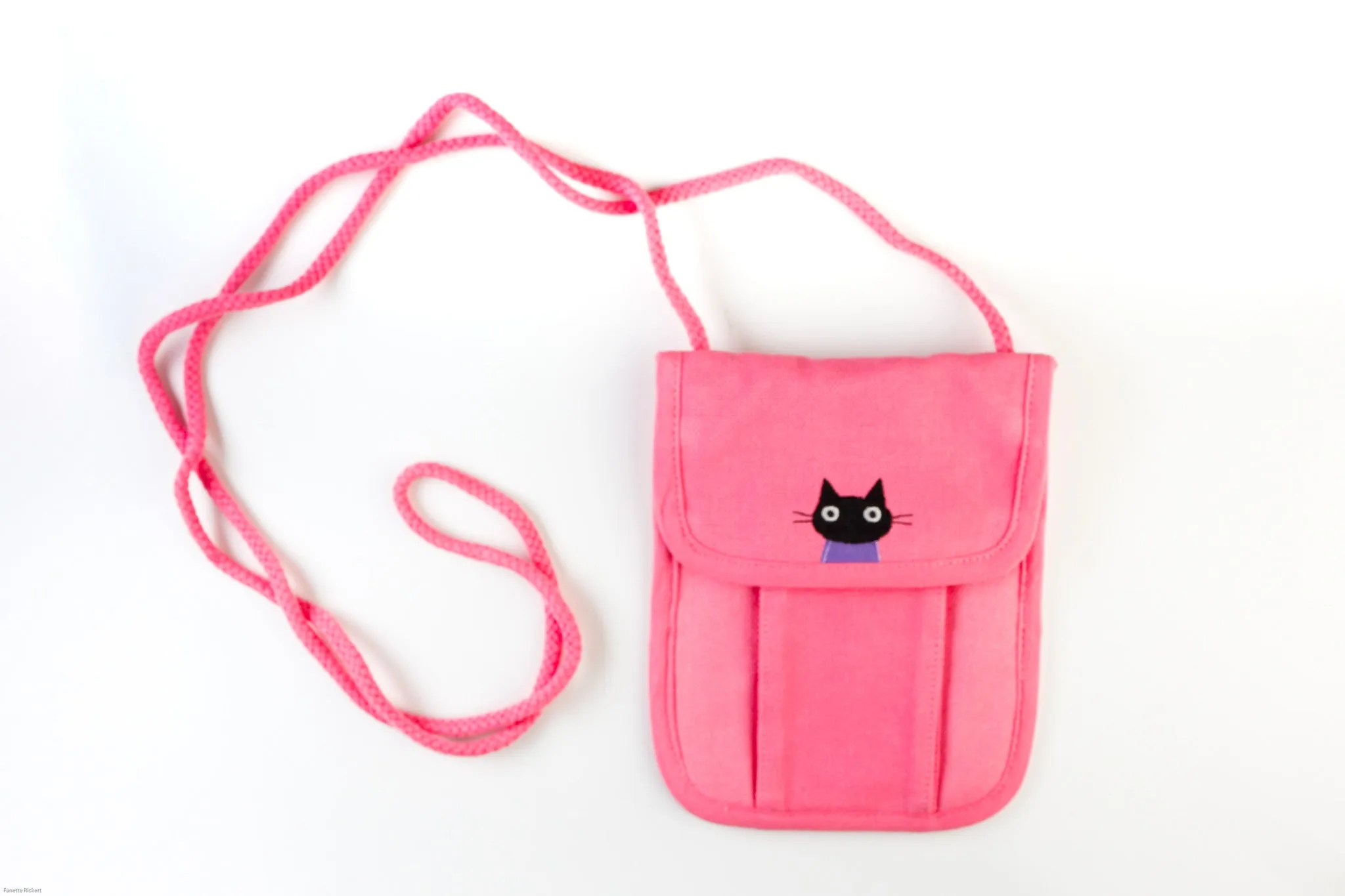 Cara Cat Mobile Bag