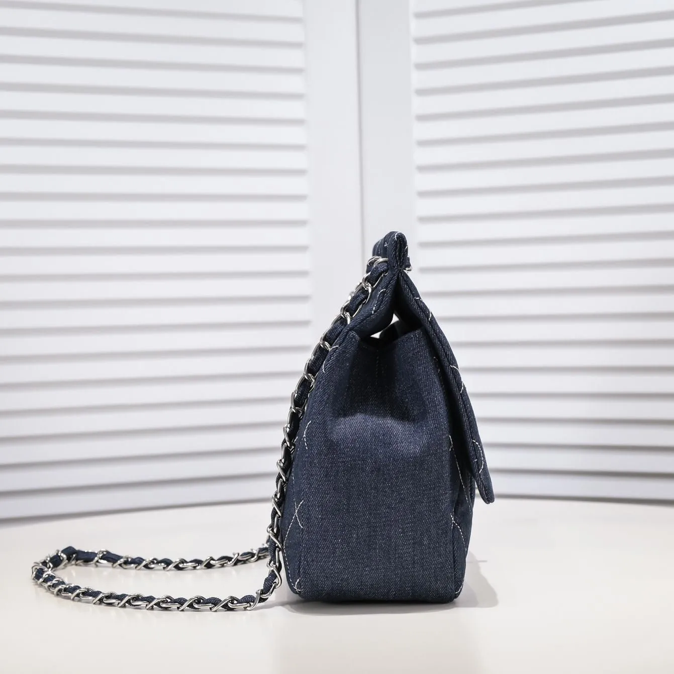 CC556 Fashion Denim Shoulder Bag / 11.8x8.7x3.2inch