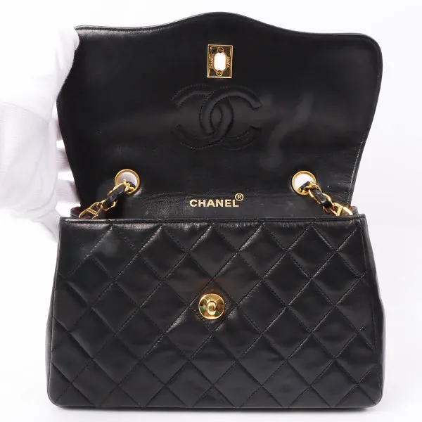 Chanel Around 1990 Made Edge Flap Turn-Lock Chain Bag With Pouch Black