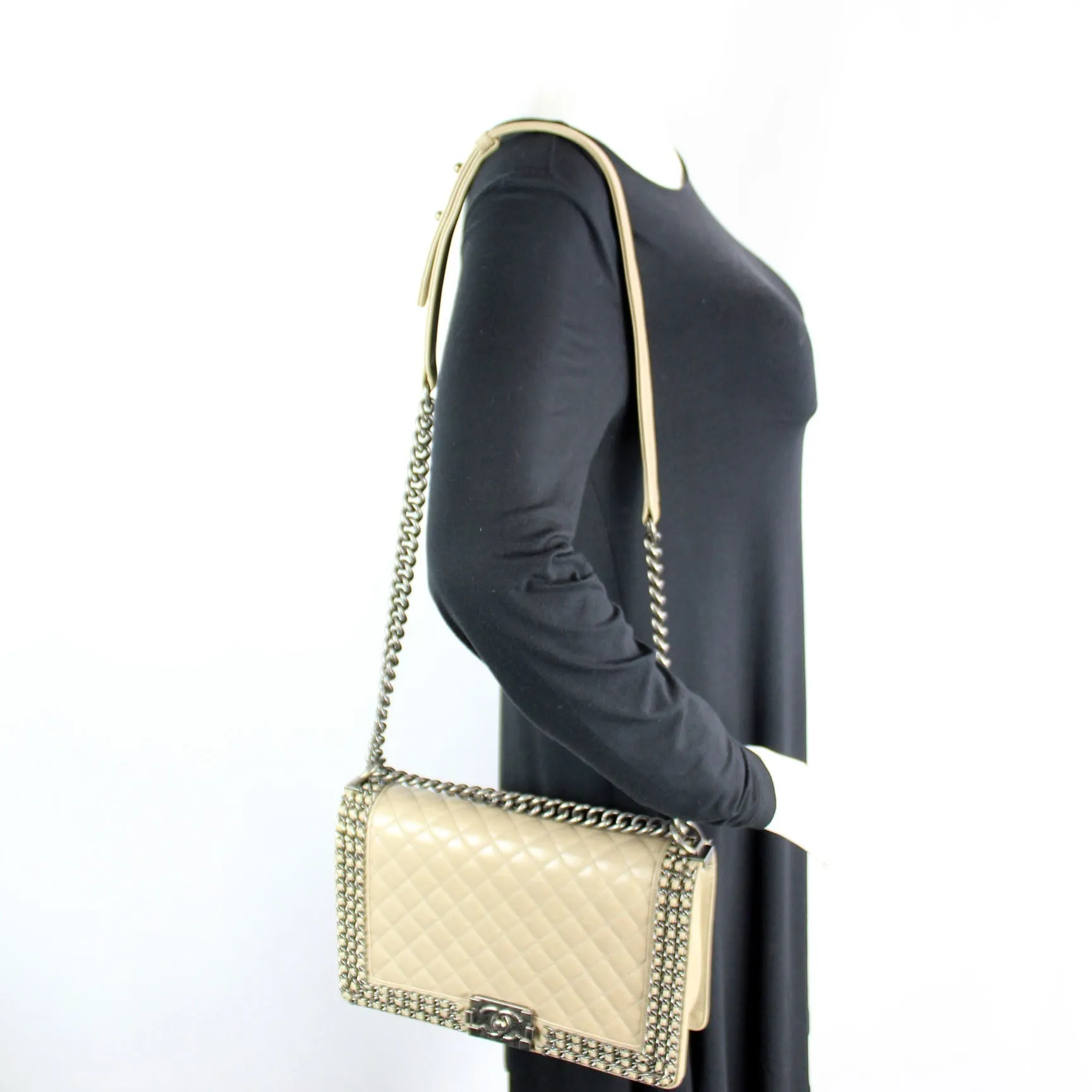 Chanel Boy Flap Medium Old Chain Around 20M