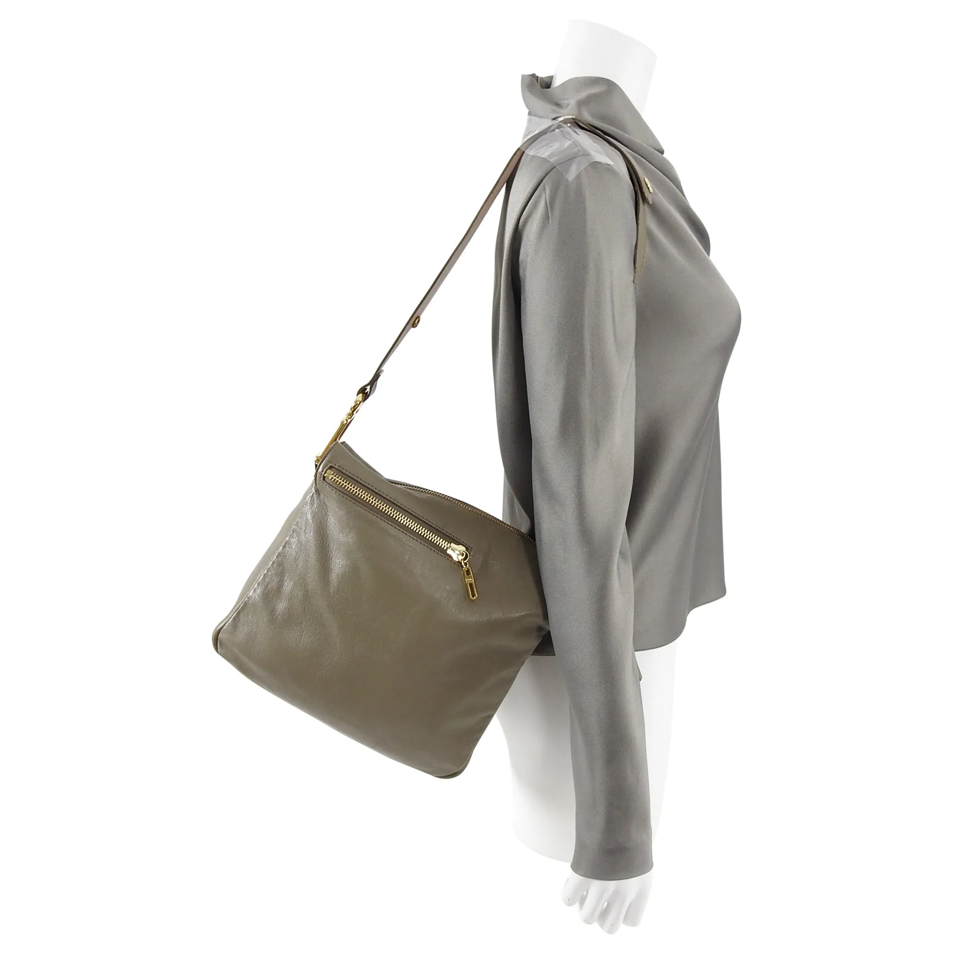 Chloe Kuroa Beige Leather Shoulder Bag with Gold Zip Detail