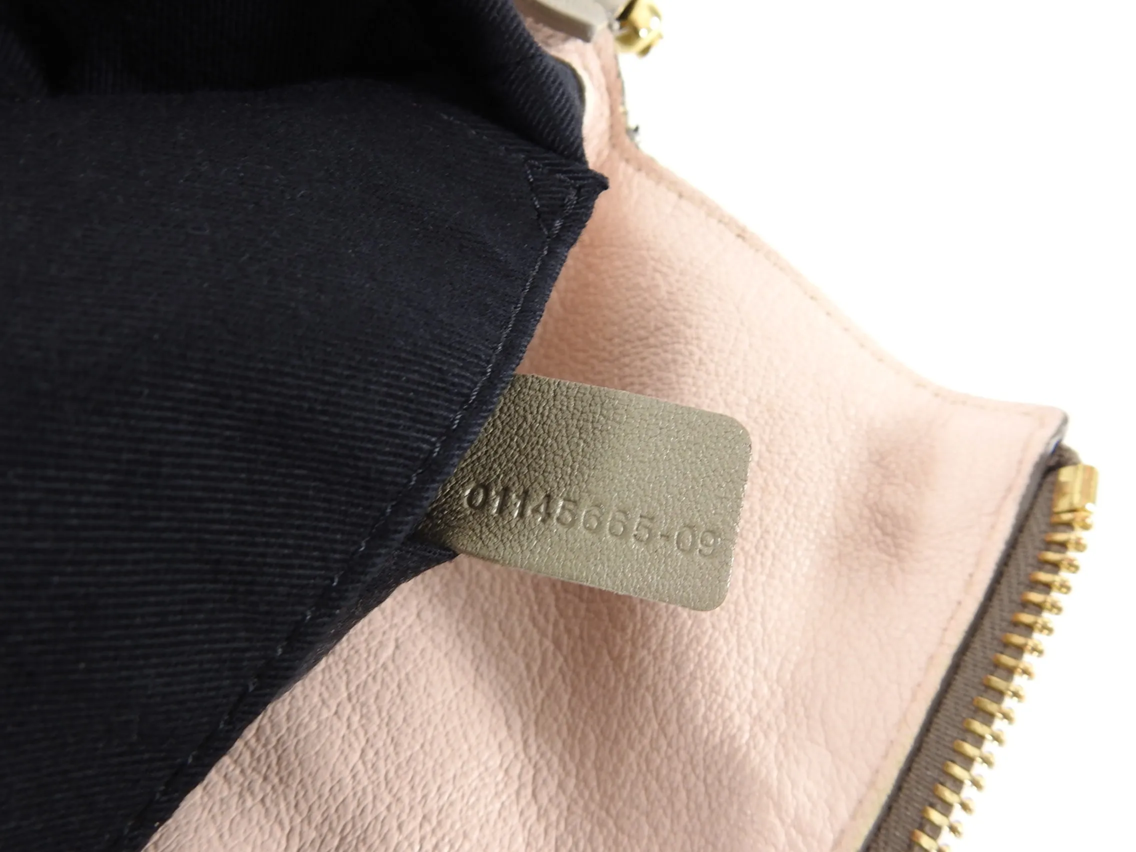Chloe Kuroa Beige Leather Shoulder Bag with Gold Zip Detail