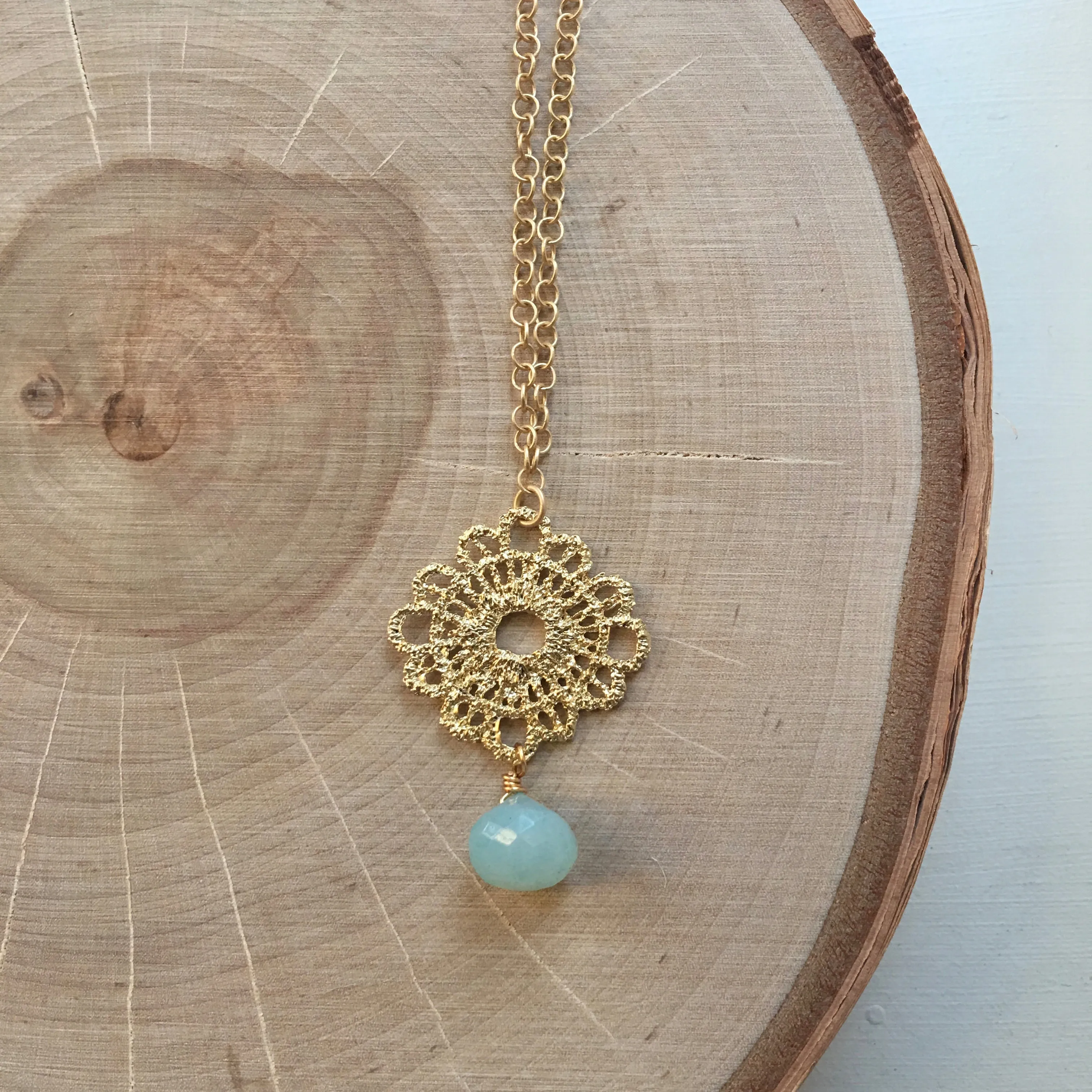 Gold Pendant Short Necklace
