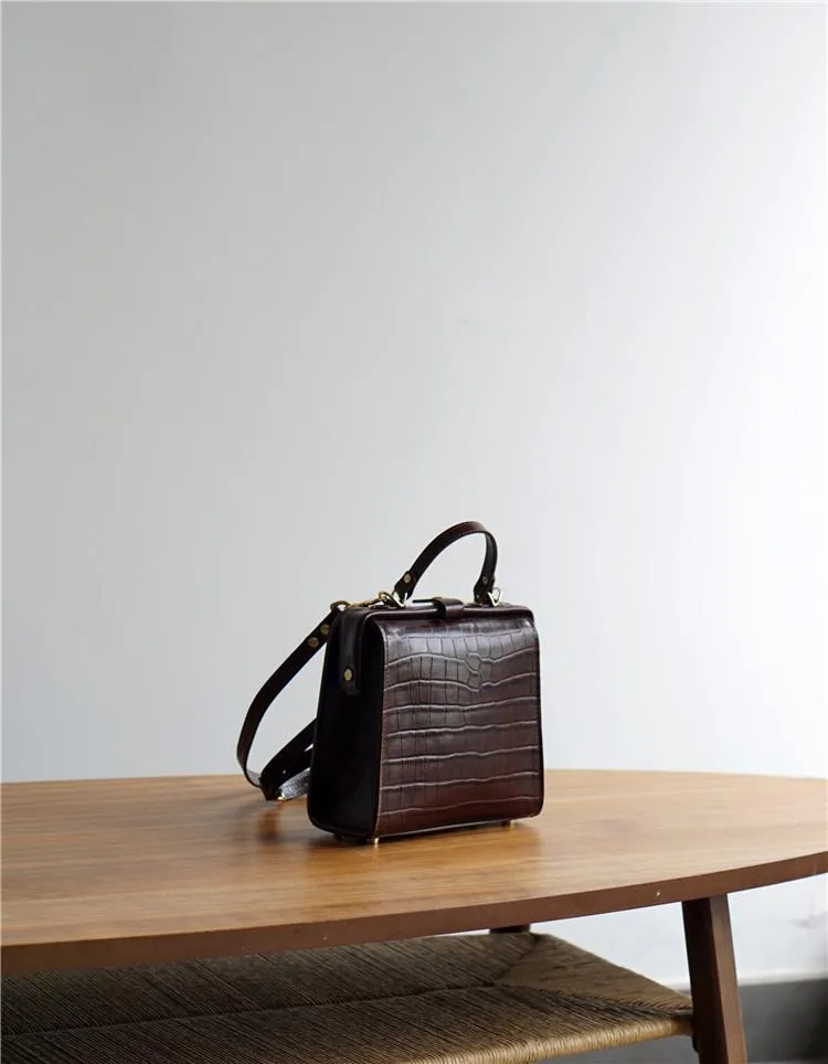 Handmade Womens Stylish Square Dark Green Leather Doctor Handbag Side Purse Doctor Purse for Women