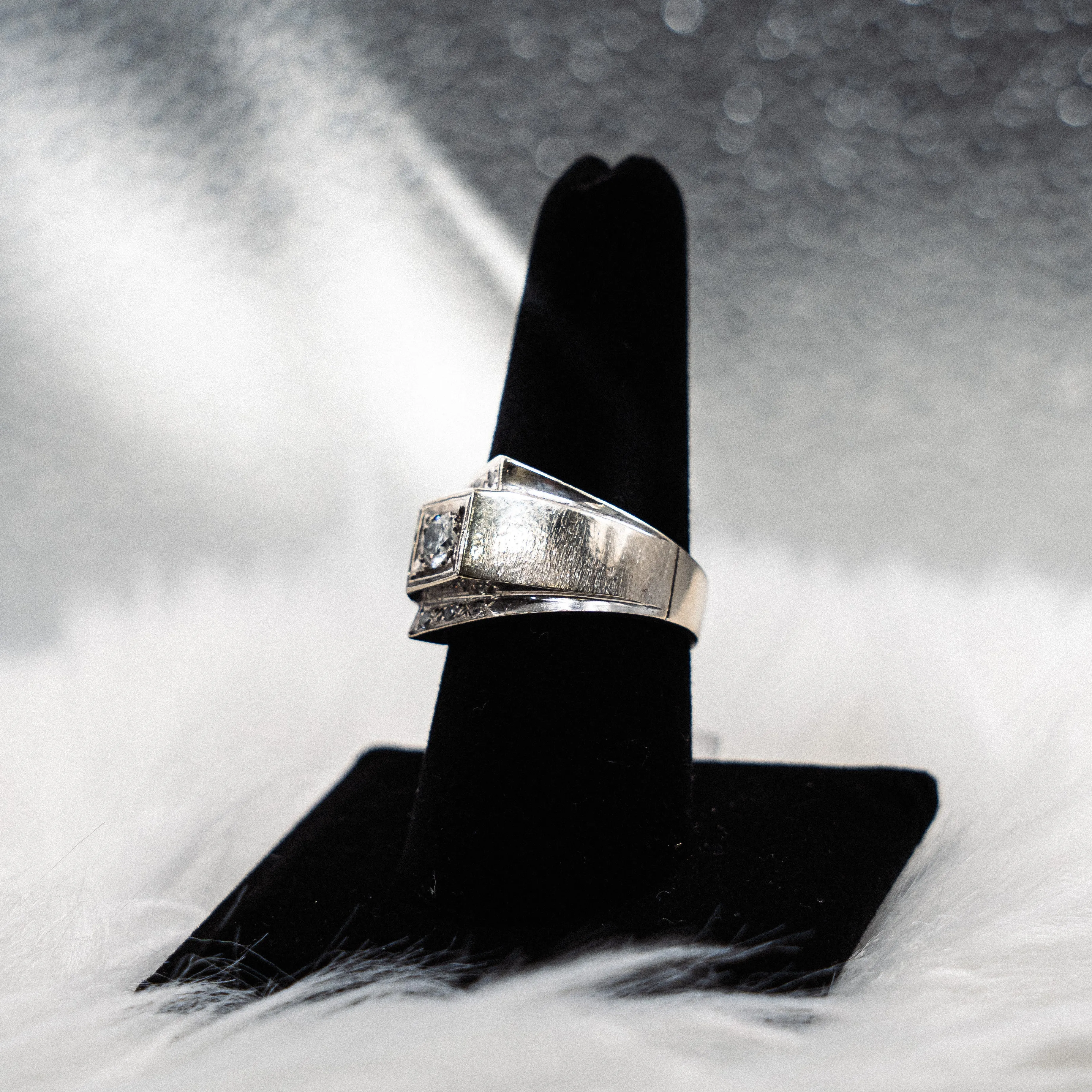 Men'S Ring 14K White Gold With Diamonds / 8.7gr / Size 9