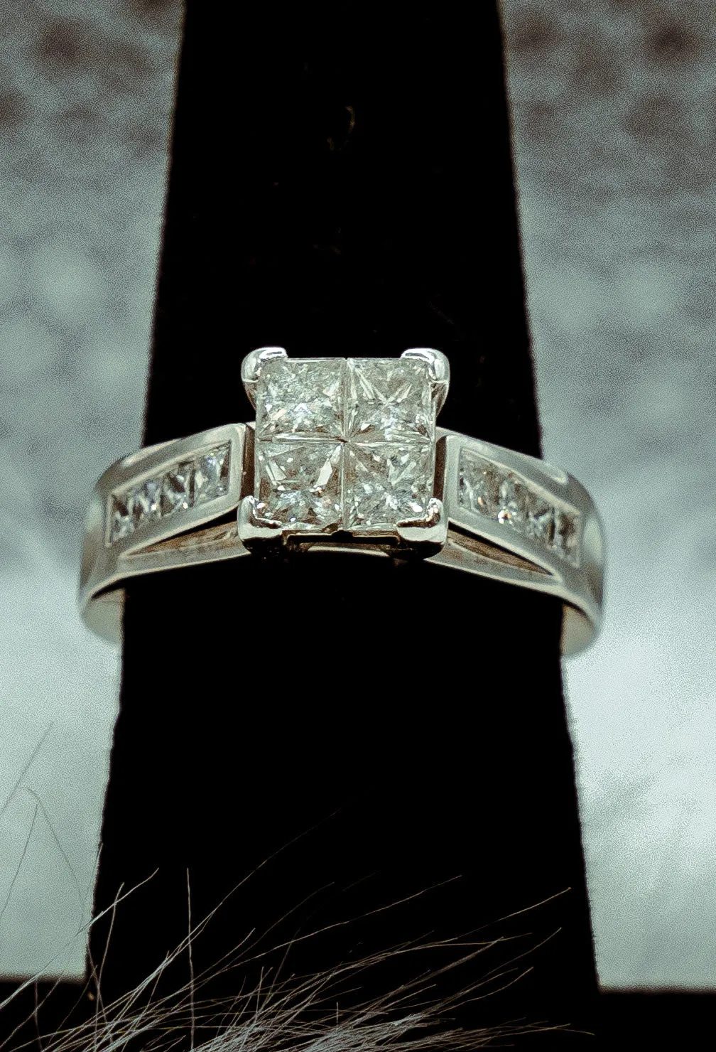 Princess Engagement Ring 14K White Gold With Diamonds / 7.8gr / Size 6.5