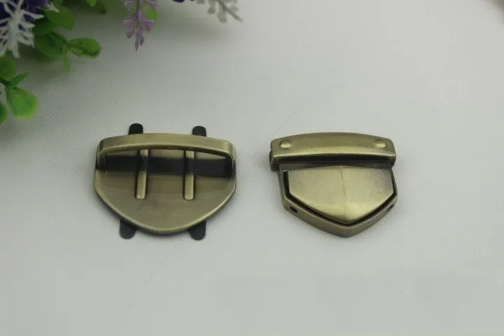 Tuck Thumb Lock 35mm 1 3/8" Purse Charm Organizer Luggage Hardware Antique Gold Lock And Key Closure Small Bag Clutch Metal Accessories