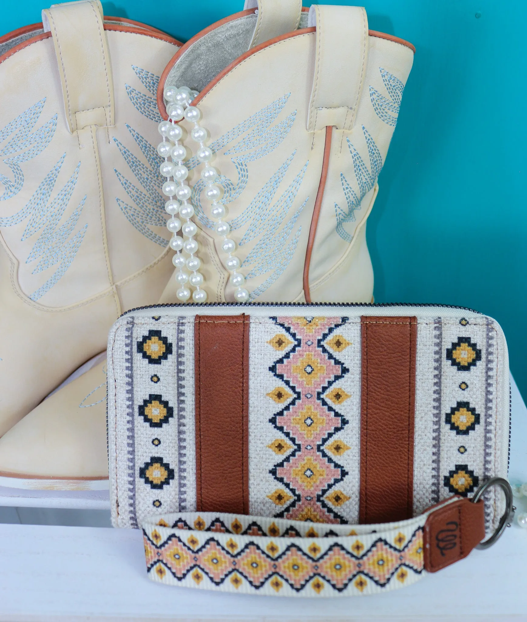 Wrangler Southwestern Coffee Cream Wristlet Wallet